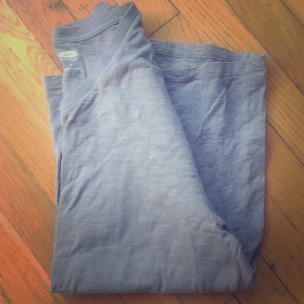 Basic V-neck t-shirt